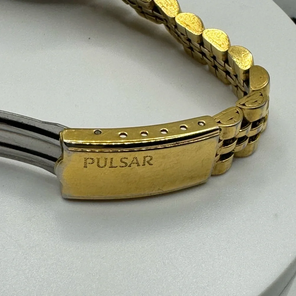Pulsar quartz gold